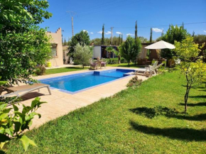 Villa Privée 1 Marrakech Piscine Chauffée En Option Sans Vis-à-vis pour famille ou couple marié uniquement